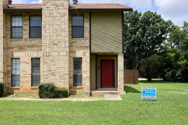 Main picture of 900 Kilkenny Ct