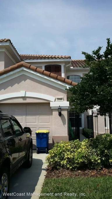 Main picture of 2066 Carriage Ln