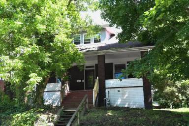 Main picture of 302 N 3rd St