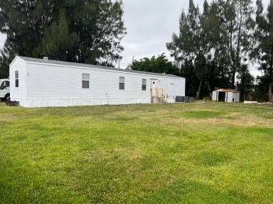 Main picture of 2751 SE Janet St