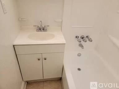 Main picture of 220 Long Ln