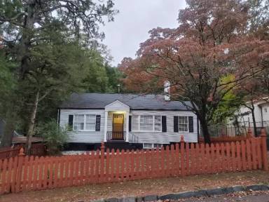 Main picture of 1056 Regent St SW