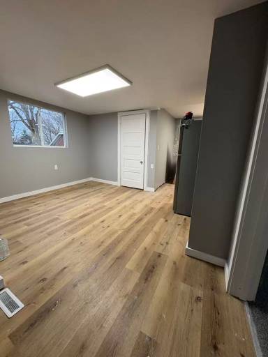 Main picture of 313 E 1st St