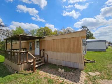Main picture of 21186 SE 29th St
