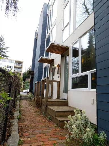 Main picture of 418-B 19th Avenue E, Seattle