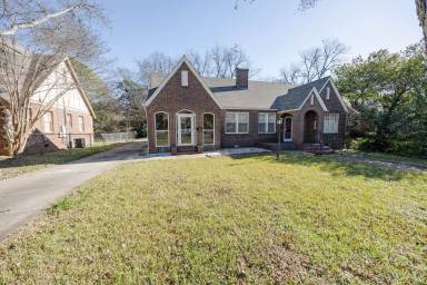 Main picture of 3355 Lexington Rd