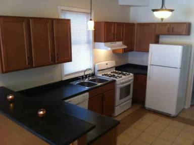 Main picture of 2328 W Belmont Ave