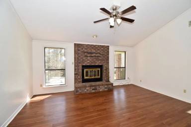 Main picture of 2015 Alexander Ave