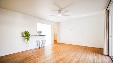 Main picture of 180 McKnight Dr