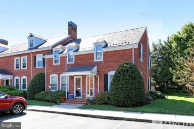 Main picture of 3359 S Wakefield St