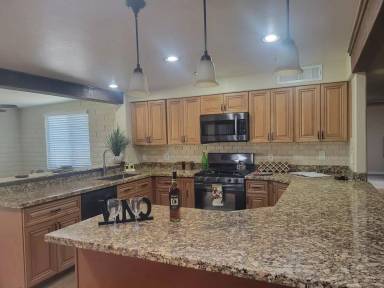 Main picture of 1040 W Calle Concordia