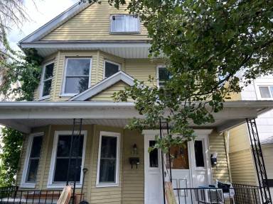 Main picture of 530 N Rebecca Ave