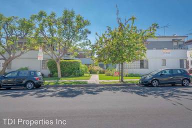 Main picture of 107 S Flores St