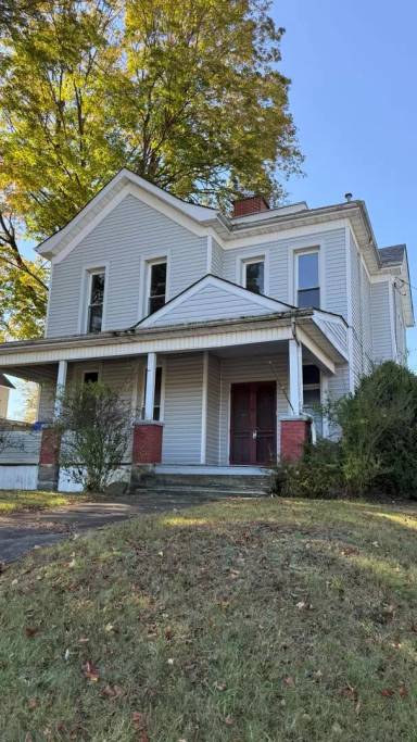 Main picture of 83 S Mercer St