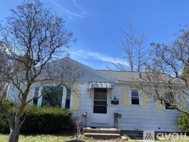 Main picture of 1709 South Ave
