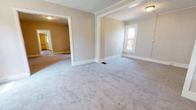 Main picture of 9516 Larnder Ave
