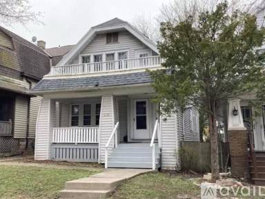 Main picture of 3133 N Newhall St