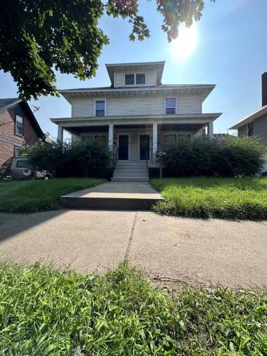 Main picture of 707 5th Ave