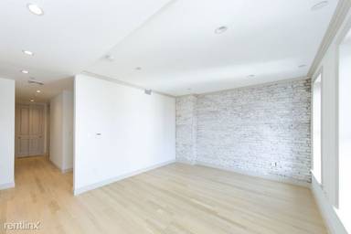 Main picture of 371 E 10th St