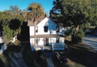 Main picture of 205 S Grove St