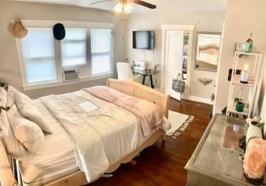 Main picture of 532 Cortlandt St