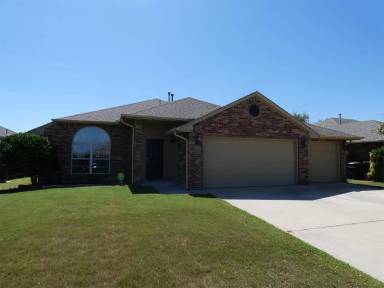 Main picture of 4220 Manhattan Dr