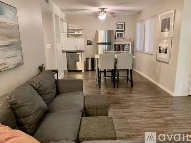 Main picture of Oaks Condominiums