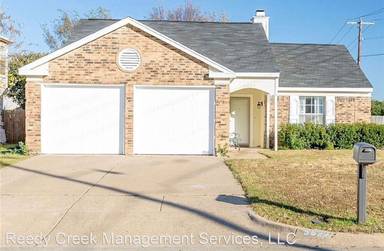 Main picture of 5527 Twin Timbers Dr