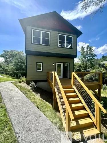 Main picture of 210 Garden Cove Ln