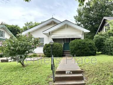 Main picture of 204 S Birch St