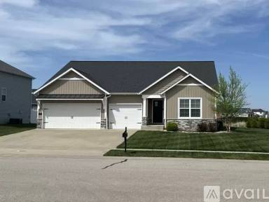 Main picture of 656 Fairway Wood Dr
