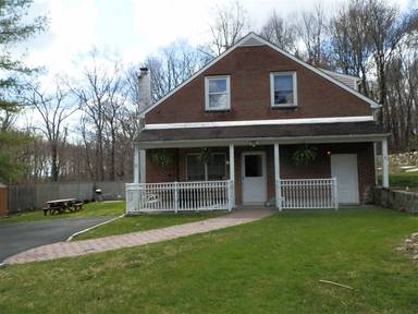 Main picture of 425 Elizabeth Rd