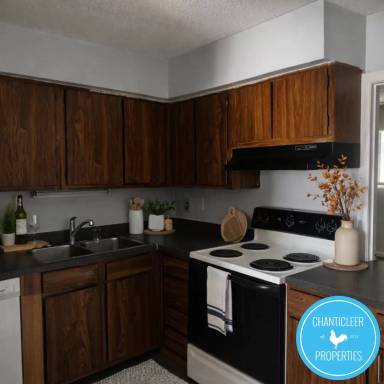 Main picture of 1501 Chapel Hill Rd