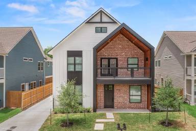 Main picture of 307 Live Oak St