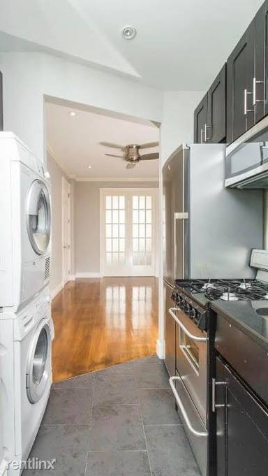 Main picture of 210 E 25th St