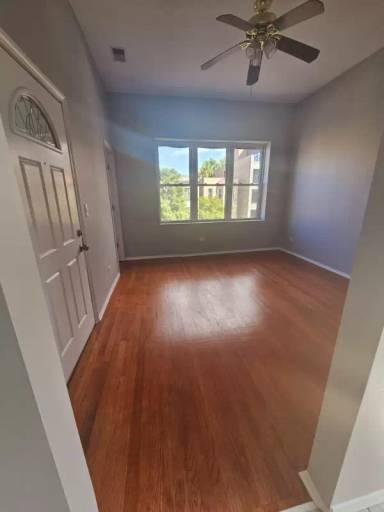 Main picture of 1340 N Western Ave