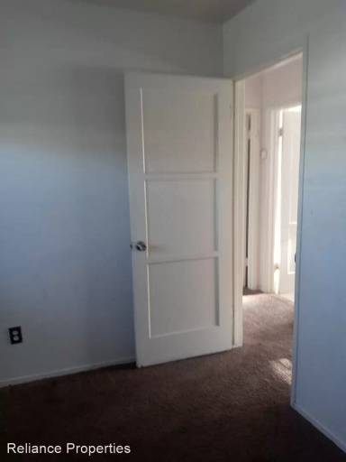 Main picture of 1018 E Navajo St