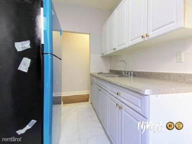 Main picture of 9 Gifford Ave