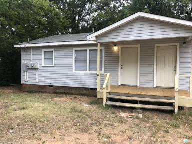 Main picture of 1504 E Burleson St