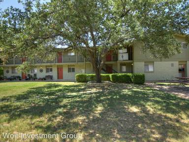 Main picture of 806 E 13th St