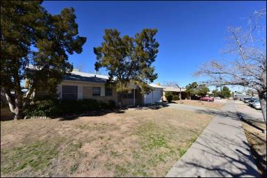 Main picture of 3437 Dundee St