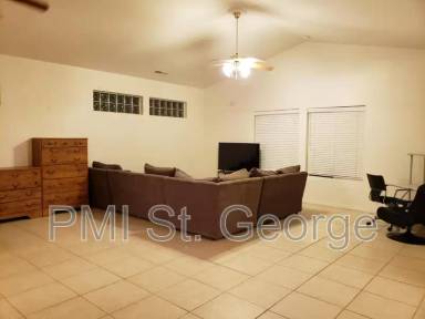 Main picture of 230 Diagonal St