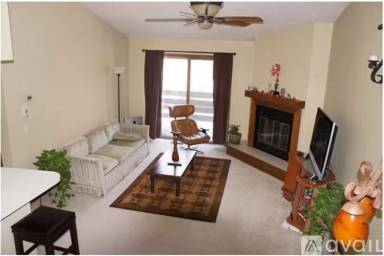 Main picture of 11 Hickory Hollow Dr