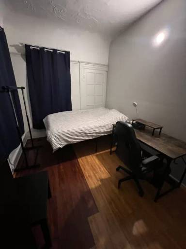 Main picture of 934 S Lake St