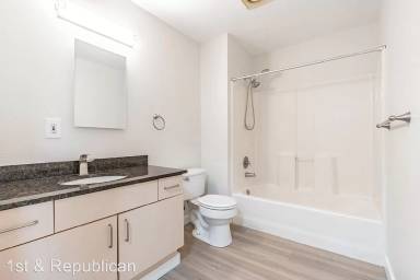 Main picture of 422 1st Ave W
