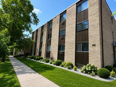 Main picture of 126 S Franklin St
