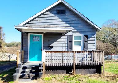 Main picture of 103 Crawford St
