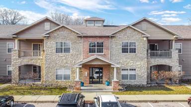 Main picture of 910 S Carroll Ave Apartments