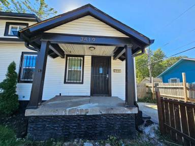 Main picture of 3419-3421 E 9th St