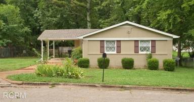 Main picture of 3130 Tucker Dr NW